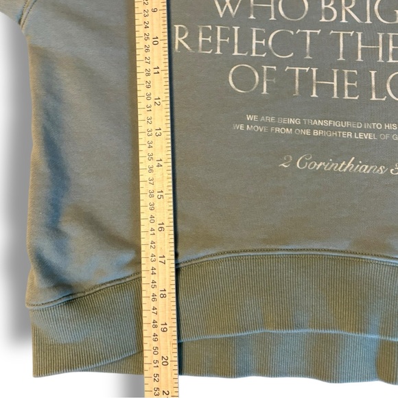 🚨3 for $15 Elevation Worship Reflect Green Graphic Sweatshirt Size Medium - Picture 6 of 8